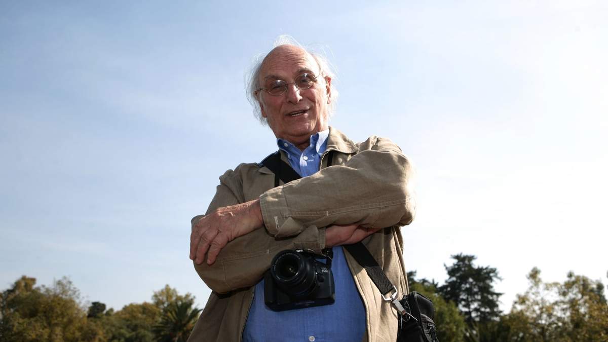 El cineasta y fotógrafo  Carlos Saura, durante su entrevista con Proceso en 2011