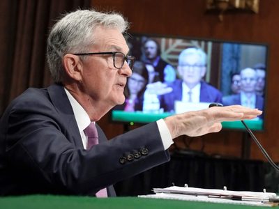 Reserva Federal reduce tasa de interés en cuarto de punto, prevé menos reducciones el próximo año