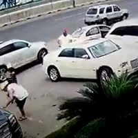 Asesinan a un hombre al salir de carnicería en Monterrey (Video)