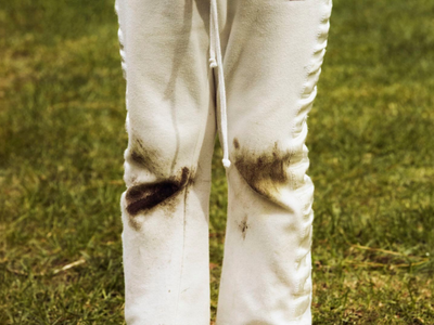 Con solo 2 ingredientes, eliminá las manchas de pasto húmedo de las calzas o pantalones