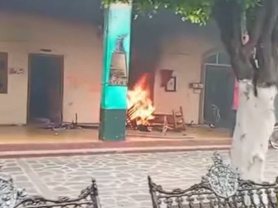 Con quemas en alcaldía de Chilchota, Michoacán, comuneros protestan por inseguridad