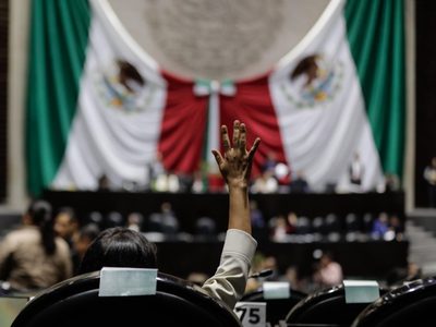 Diputados aprueban reforma que limita retiros de Afores por desempleo