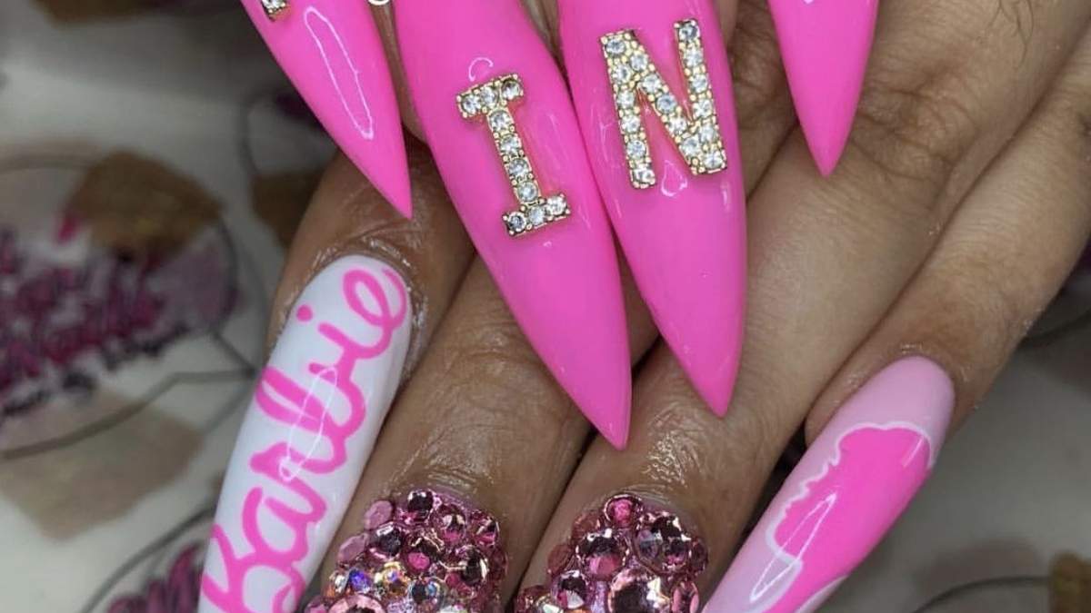 Uñas estilo Barbie. Fuente: (Instagram)