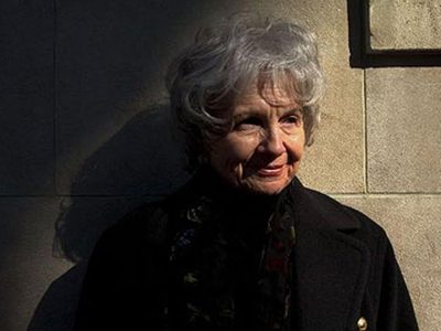 Hija de Alice Munro denuncia abusos sexuales por parte de su padrastro