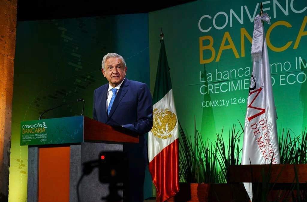 Participación de López Obrador en la convención bancaria
