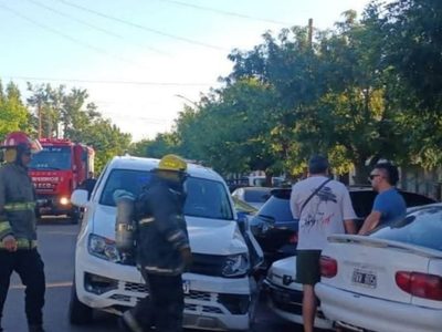 En estado de ebriedad, manejaba sin una rueda y no se dio cuenta
