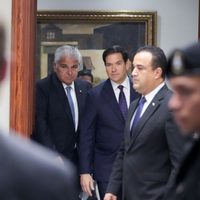 Trump doblega a Mulino y oposición panameña pide defensa de la soberanía