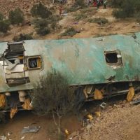 Autobús cae a un abismo en Perú; hay al menos 44 muertos