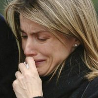 Felipe la encontró llorando: la reina Letizia acaba de leerlo y no hay más palabras