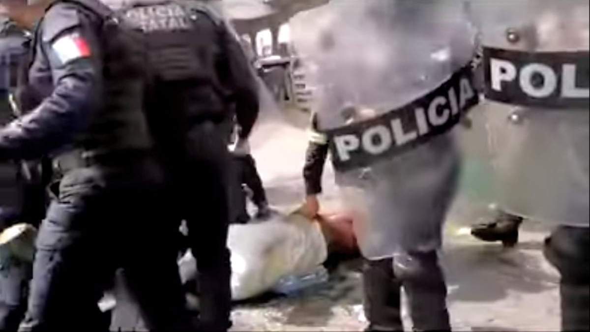 El desalojo de los maestros en Periférico Norte