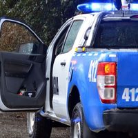 La policía sorprendió a dos menores con un arma de fuego en la vía pública