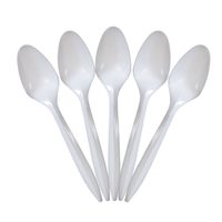 Con un frasco de vidrio y esas cucharas de plástico que ibas a tirar, hacé este elegante adorno para tu living