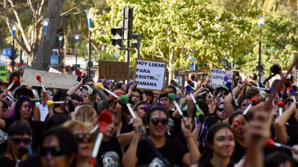 Marcha por el 8M en Neuquén. Fuente: (Twitter)