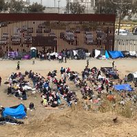 HRW exhorta a AMLO a rechazar un nuevo acuerdo con EU para recibir a más migrantes deportados