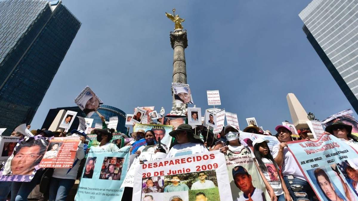 Las madres de desaparecidos en el Ángel de la Independencia
