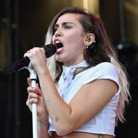 El curioso pedido de ayuda de Miley Cyrus al presidente de España. ¿Con qué motivo?
