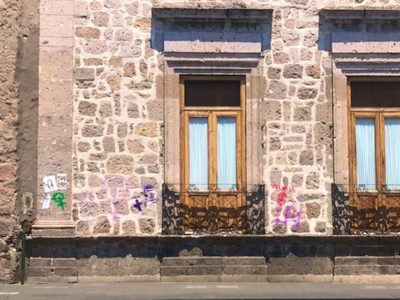 El INAH denuncia daños a monumentos de Morelia en la marcha del 8 de marzo