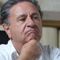 Duhalde temerario, pronosticó "un golpe de Estado" y le saltaron a la yugular