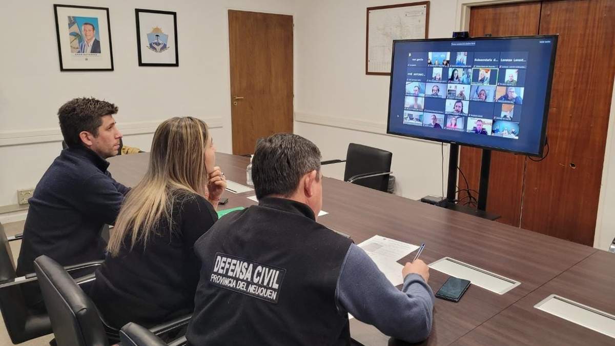 Reunión por la contingencia en Neuquén. Fuente: (Neuquén Informa)