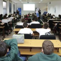 Calma para el bolsillo: congelan las cuotas de los colegios privados y les impiden despedir personal