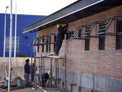 Familias de estudiantes denunciaron que en Neuquén hay 150 escuelas con problemas edilicios