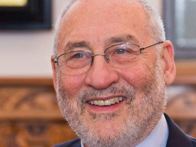Joseph Stiglitz advirtió que vendrán “quitas significativas” para los acreedores de deuda
