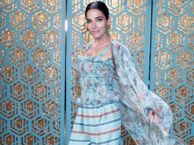 Irradia belleza: Juana Viale entró al estudio con este elegante outfit y nos dejó pasmados