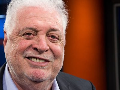 Ginés González García agita el pañuelo verde e intenta despenalizar el aborto