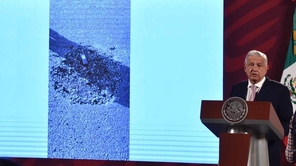 AMLO habla sobre el "bache" en la Terminal 2 del AICM