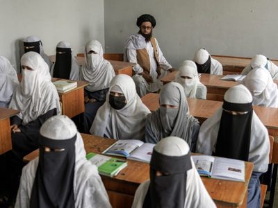 Hace dos años que el Talibán vetó a las niñas de las escuelas. Es una crisis para todos los afganos