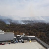 Laboran 300 servidores en incendio en Fuentes del Pedregal