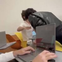 Estudiante de Prepa Tec Santa Fe agrede con una navaja a un compañero en el salón de clases (Video)