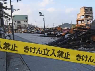 Un enorme terremoto azotó a Japón y hay alerta por un posible tsunami