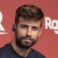 Con mucho cuidado: Gerard Piqué inició sus vacaciones y practicó una peligrosa actividad