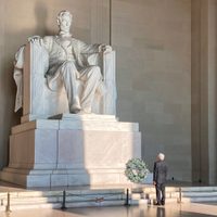 'No estás solo” corean mexicanos en primer acto de AMLO en Washington (Video)