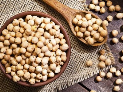 Los huevos están muy caros, así los podés reemplazar en una crema con el agua de latas de garbanzos