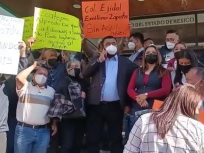 Vecinos de Ecatepec protestan por falta de agua; alcaldía denuncia “huachicoleo”