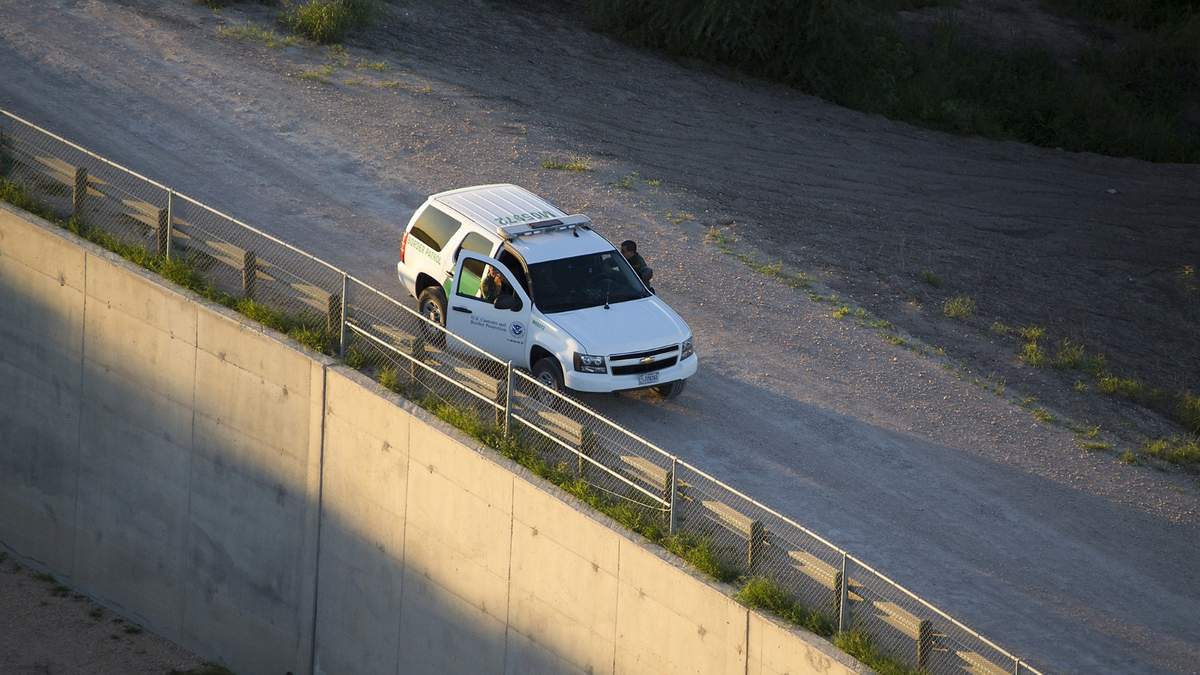 El 2 de agosto la Patrulla Fronteriza encontró 845 migrantes en un período de 24 horas.
