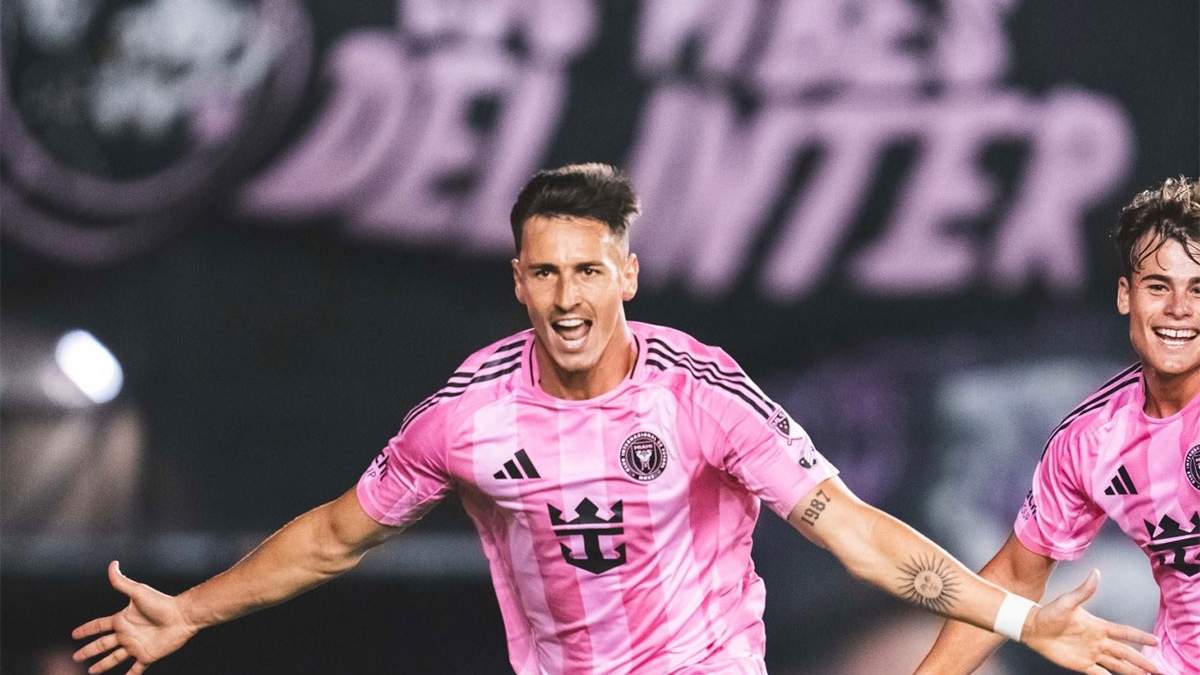 Tadeo Allende celebra. El ex Godoy Cruz metió 3 goles.