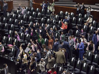 AMLO: una vez resuelto el presupuesto comenzarán los foros de la reforma eléctrica