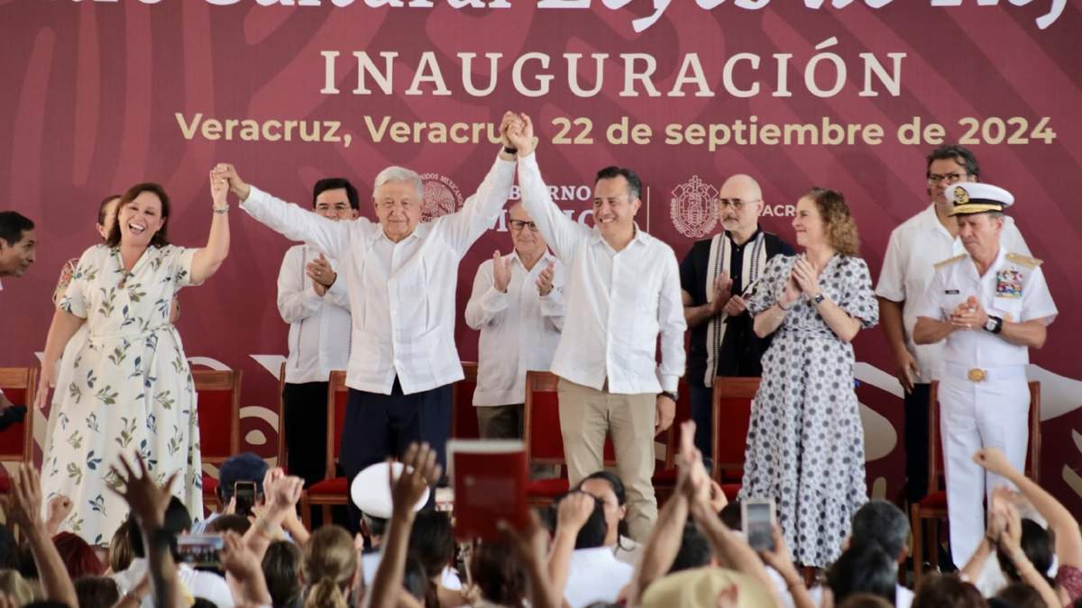 López Obrador acudió a Veracruz para inaugurar el centro cultural Leyes de Reforma y la Casa Museo Benito Juárez.