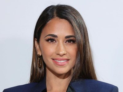 Antonela Roccuzzo deslumbró en París con un accesorio de vanguardia