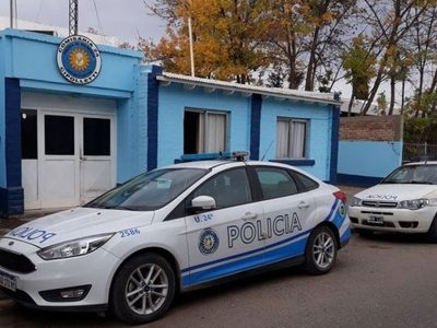 Fue a comprar un auto, lo golpearon y le robaron