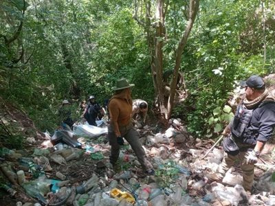 En Tacámbaro hallan megafosa con restos de al menos 51 personas; gobernador lo minimiza