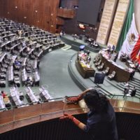 Diputados aprueban que fijación de salarios mínimos nunca esté por debajo de la inflación