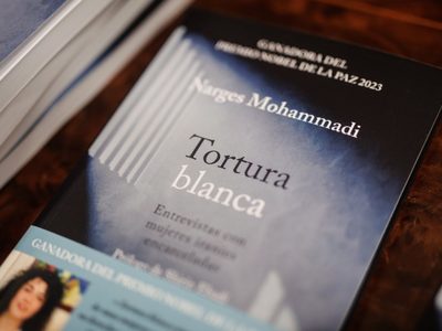 La Premio Nobel de la Paz Narges Mohammadi denuncia que fue hospitalizada dos veces tras su violento