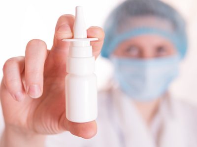 Coronavirus: científicos argentinos desarrollaron un spray nasal para prevenir los contagios