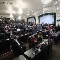 En recinto alterno y bajo resguardo, el Senado consuma eliminación de fideicomisos