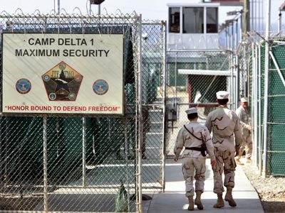 EU reitera su voluntad de cerrar la prisión de Guantánamo y reconoce que existe "una mancha moral"