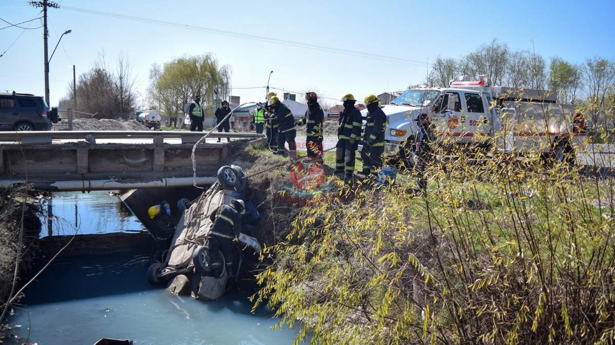 Accidente en Roca. Fuente: (Prensa Bomberos Voluntarios Roca)